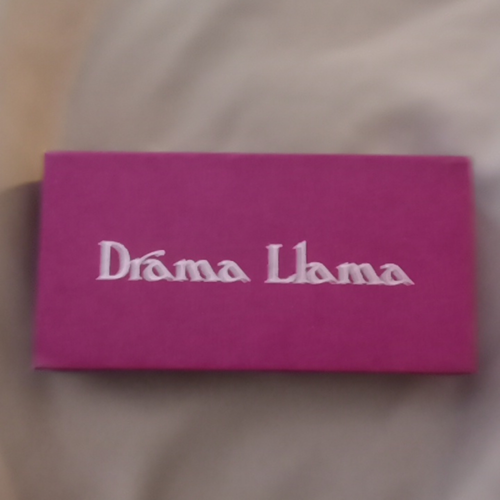 Drama Llama eyelashes